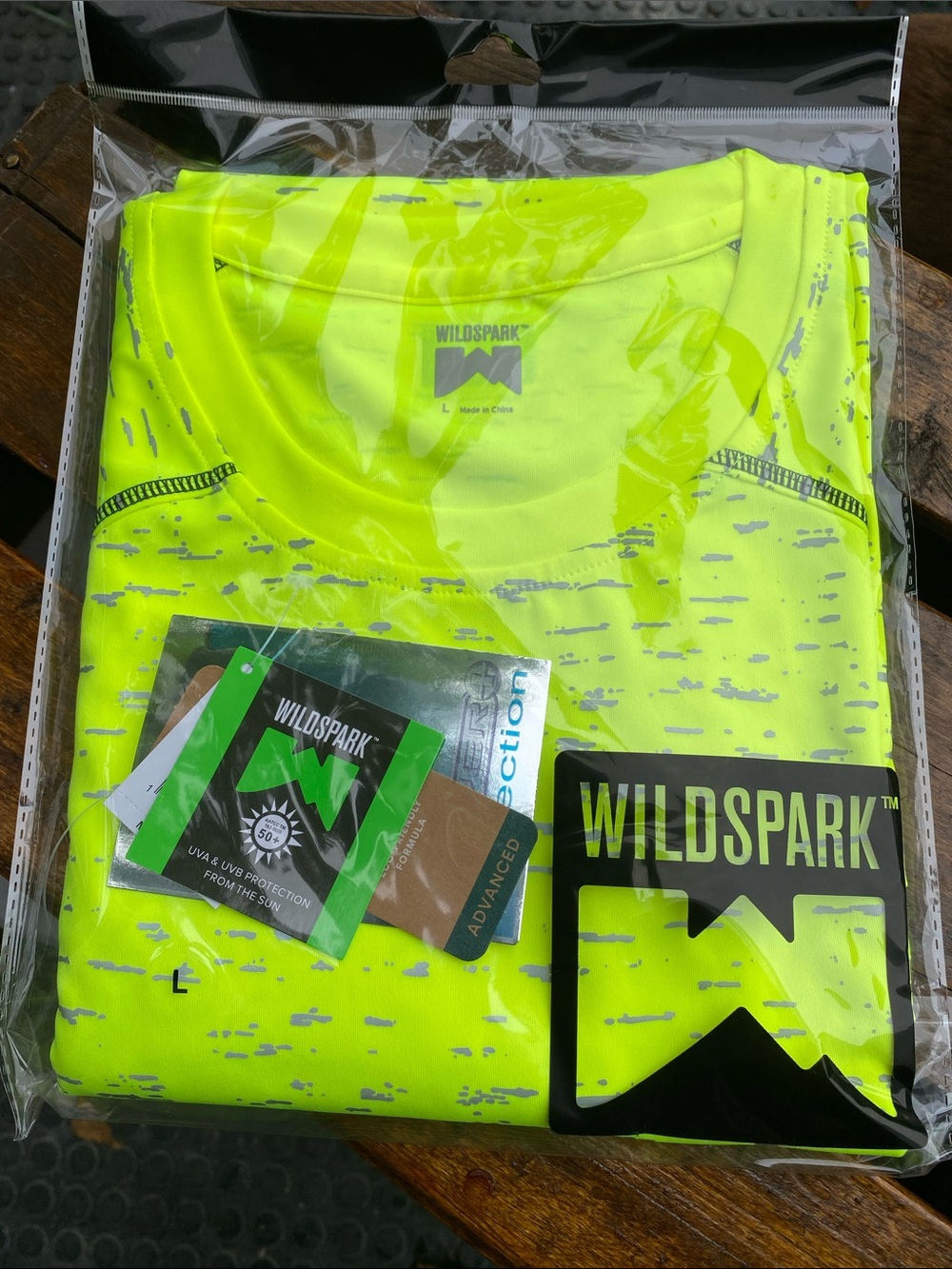 New WILDSPARK Men's Large Reflective Silver UPF 50+ Neon Yellow Mesh Underarm